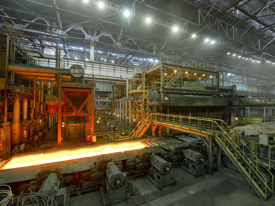lighting-the-heat-how-blazeline-technology-ensures-reliable-illumination-in-high-temperature-industrial-environments