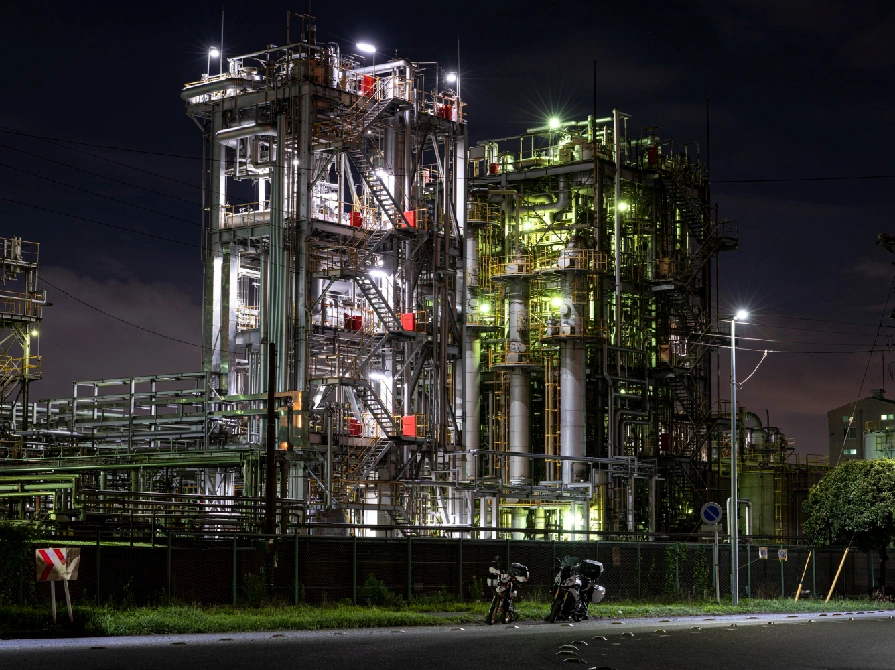 illuminating-resilience-how-industrial-lighting-solutions-adapt-to-extreme-temperature-fluctuations