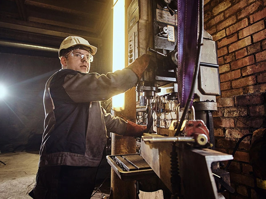productivity-in-the-spotlight-how-industrial-lighting-boosts-efficiency
