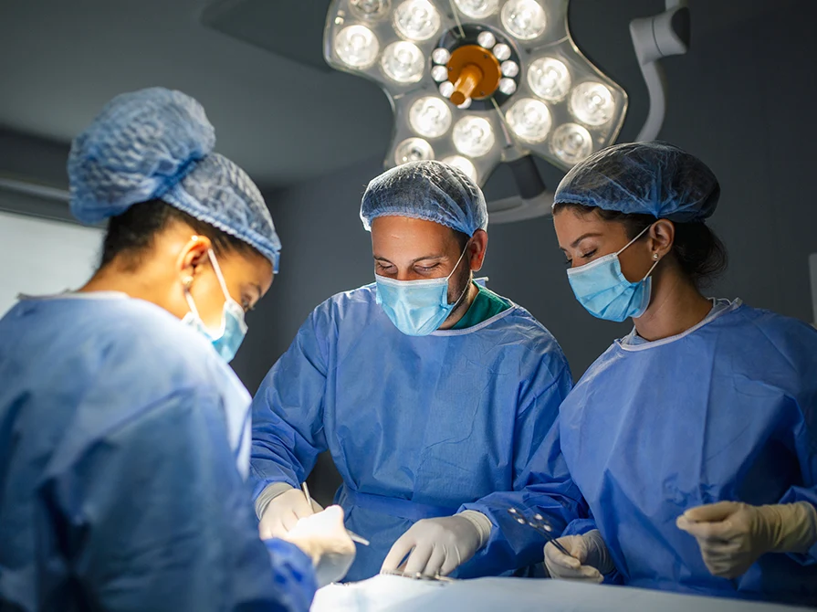 precision-lighting-for-operating-theatres-ensuring-safety-and-accuracy-during-surgeries